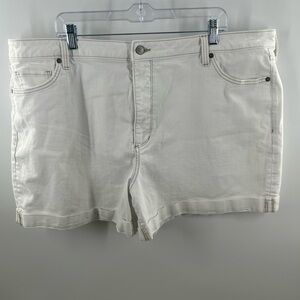 Sonoma Women's White Denim Shorts Size 22W